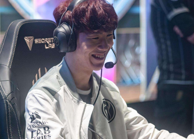 80 预览！ Ruler 在他获得五杀的声音中喊道，但 Chovy 杀了他， Generation Gaming 轻松赢得了第一局